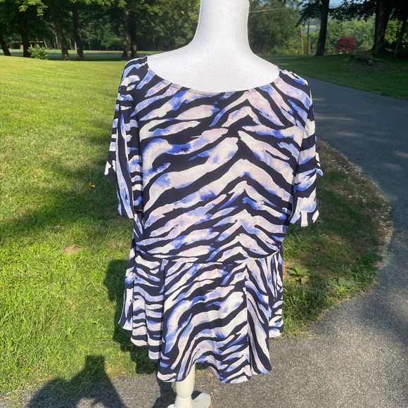 Torrid blouse EUC - Picture 3 of 4